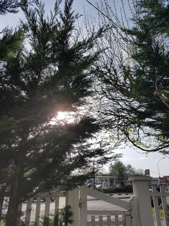 فندق Ndp Family Montigny-lès-Cormeilles المظهر الخارجي الصورة